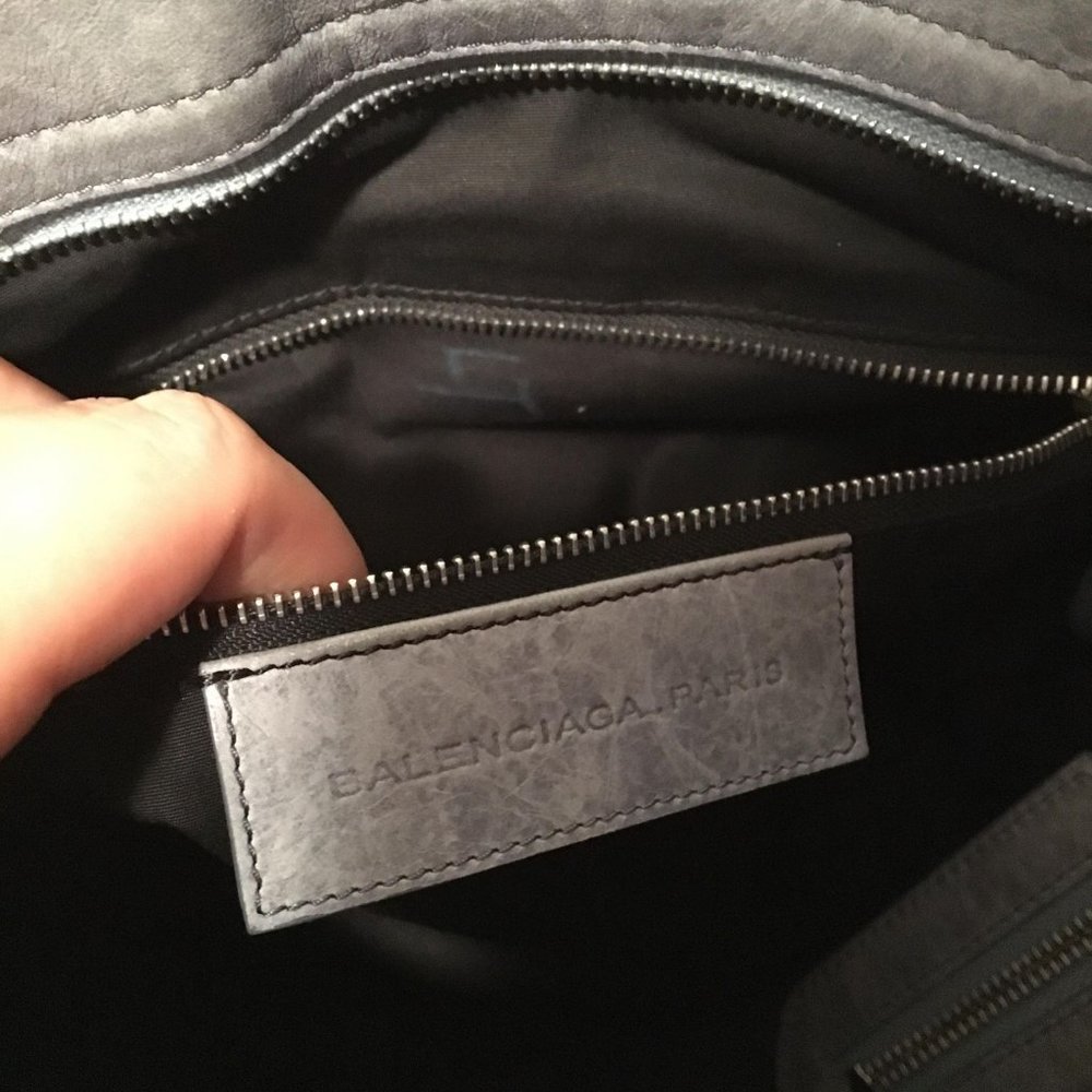 authentic Balenciaga "velo" bag - Picture 5 of 7